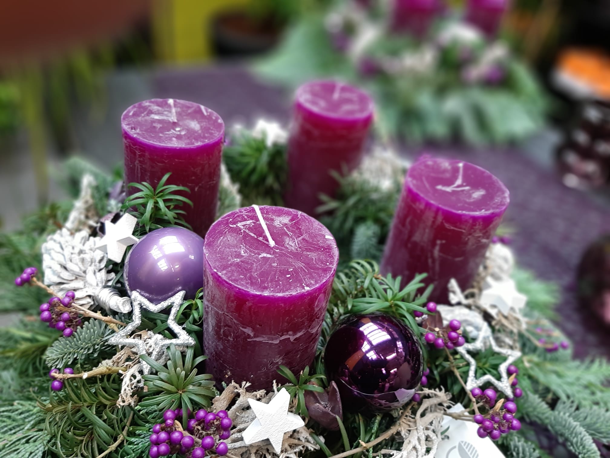 Heute ist unsere Adventsausstellung bis 17:00 Uhr geöffnet.Ein paar Eindrücke aus der Ausstellung und aktuelle Werkstücke sind auch wieder dabei. Wer vorbeischauen möchte, hat heute den ganzen Tag Zeit.#kochchristmann #kaiserslautern #advent #adventsausstellung #adventskränze #werkstücke #floristik #weihnachten