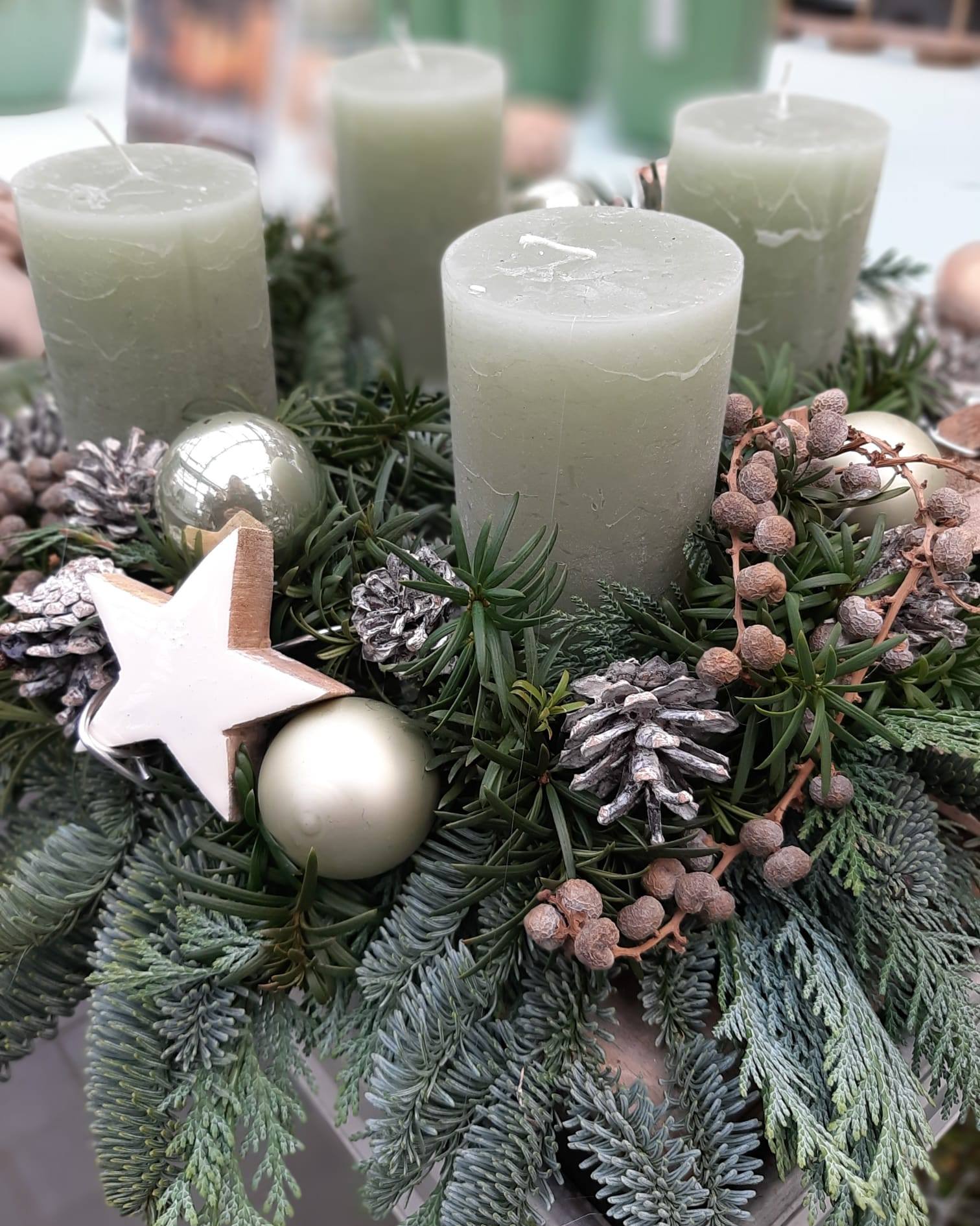 An diesem Wochenende gibt es verlängerte Öffnungszeiten, damit in Ruhe nach passenden Adventskränzen geschaut werden kann.
Samstag (22.11.) 9–17 Uhr
Sonntag (23.11.) 14–17 UhrDie Auswahl ist groß und wird laufend ergänzt. Verschiedene Farben, Größen und Stile, direkt aus unserer Werkstatt.#kochchristmann #kaiserslautern #advent #adventskränze #weihnachten #floristik #werkstücke #gärtnerei