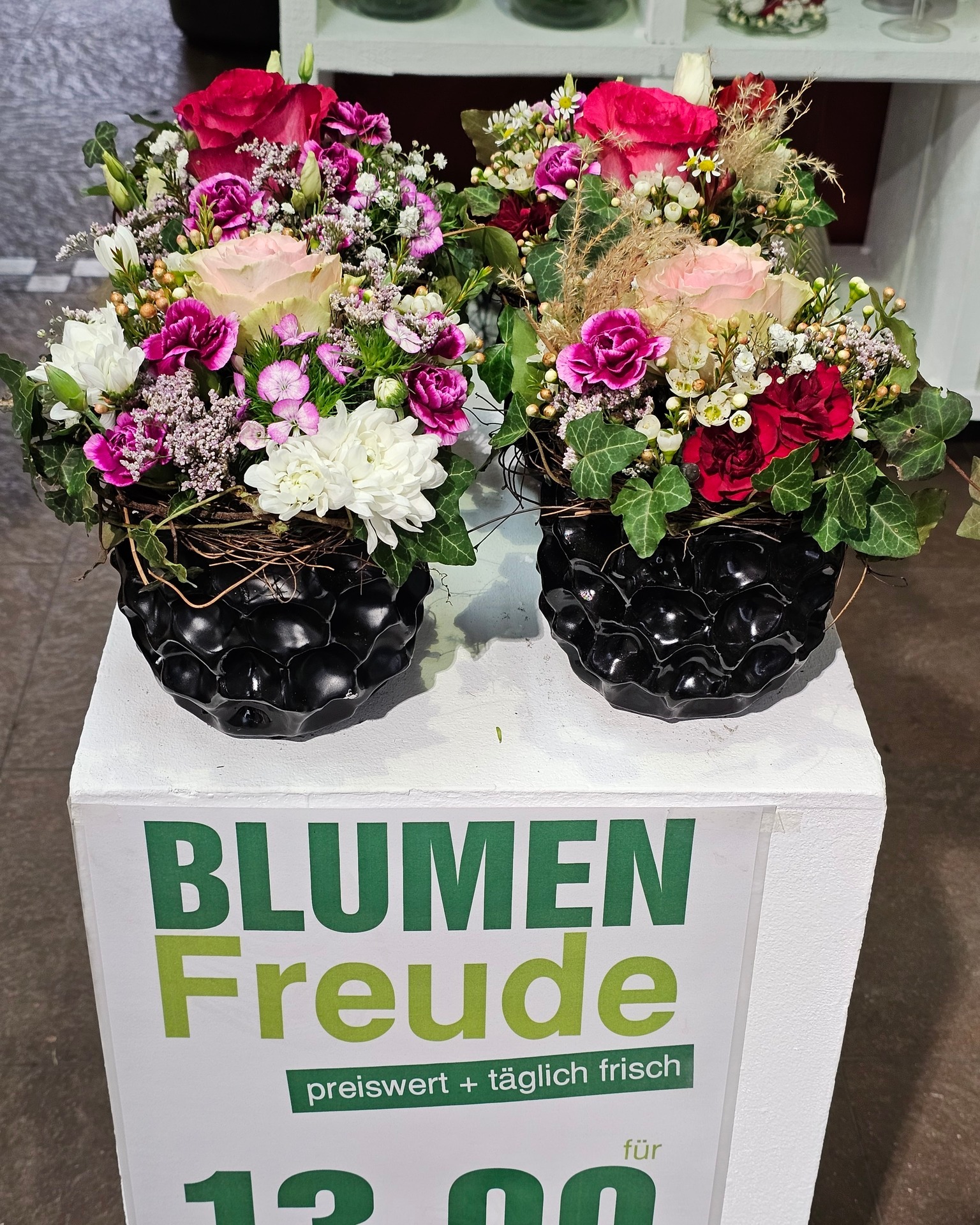Blumenfreude aus unser Filiale in der Donnersbergstraße.
Täglich frisch gestaltete Gestecke zum festen Preis von 13,90 €.
Direkt zum Mitnehmen!

#kochchristmann #kaiserslautern #blumenfreude #floristik #gärtnerei #donnersbergstraße #handmade
