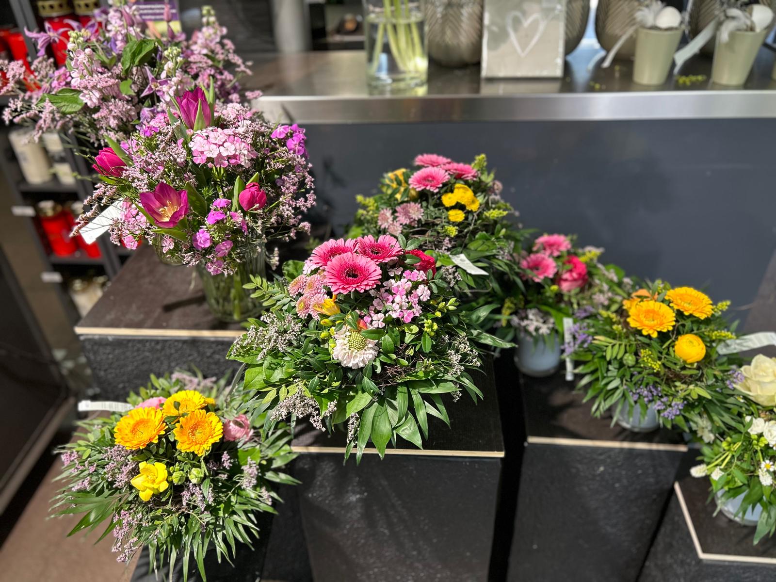 Ein paar Eindrücke aus den letzten Tagen rund um Ostern.
Frühlingshafte Farben, blühende Pflanzen und hier und da noch ein Hauch Osterdeko. Aus unserer Filiale in der Donnersbergstraße.

#kochchristmann #kaiserslautern #frühling #ostern #floristik #gärtnerei #donnersbergstraße #eindrücke